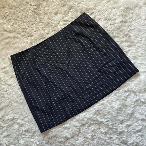 Madewell Skirt Wool-Blend Mini Pinstripe Italian Fabric Almost Black 12 NWT New - Picture 3 of 12